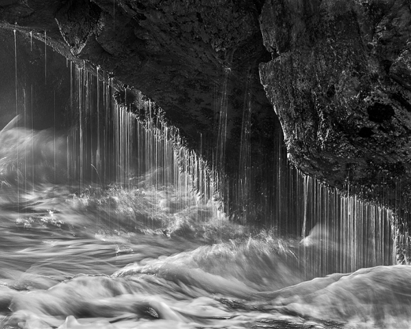 Sea Cave Splash Drip (â€¢)